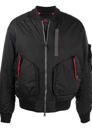 Nike бомбер на молнии с логотипом
