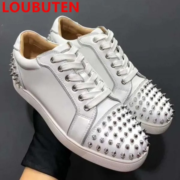 Люксовый бренд LOUBUTEN, мужская модель, высококачественные белые кроссовки из натуральной кожи, мужские лоферы с шипами, слипоны на плоской по...