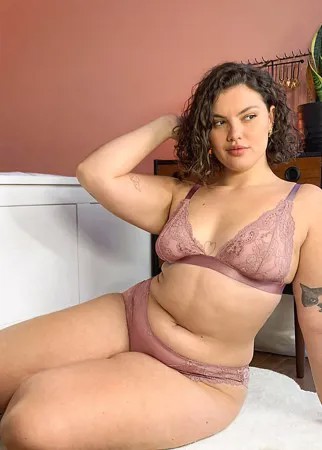 Серо-коричневые кружевные трусики с высокими вырезами Arabella от ASOS DESIGN Curve-Бежевый