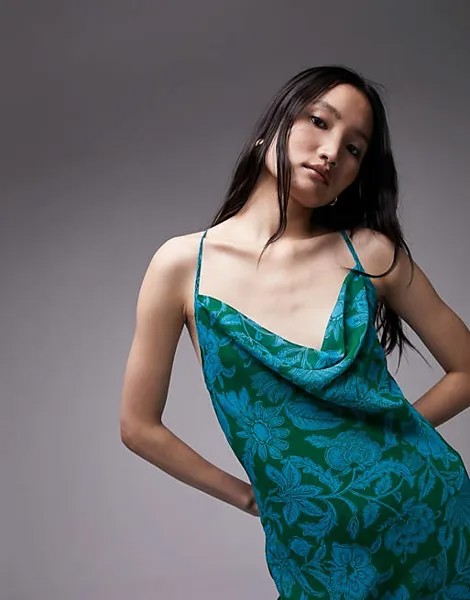 Зеленое платье-комбинация макси с воротником-хомутом Topshop
