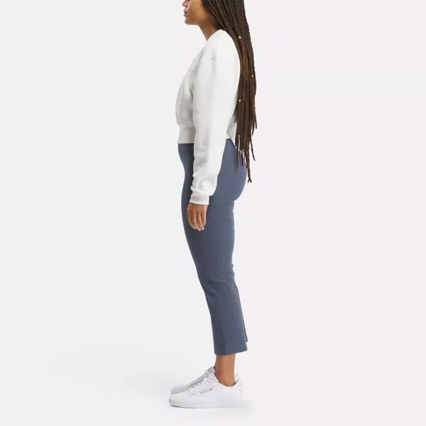 Классический гардероб Essentials Флисовое накидка Reebok, цвет Chalk