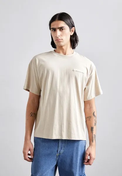 Базовая футболка RUBBER PATCH TEE sandro, цвет beige