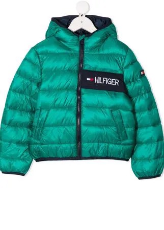 Tommy Hilfiger Junior пуховик с вышитым логотипом