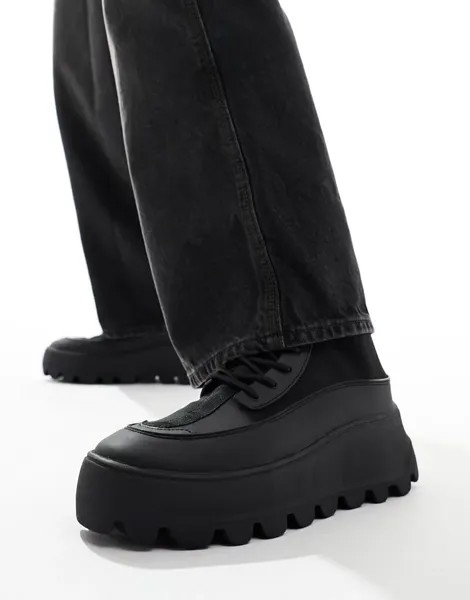 Черные ботинки на шнуровке с нашивкой и массивной подошвой ASOS