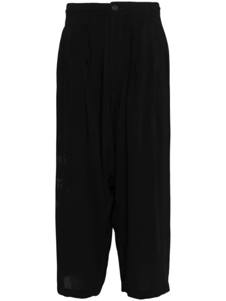 Укороченные брюки с графичным принтом Yohji Yamamoto, черный
