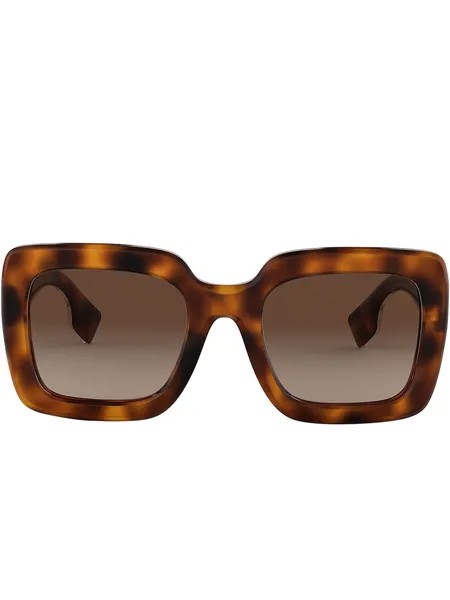 Burberry Eyewear солнцезащитные очки в массивной квадратной оправе
