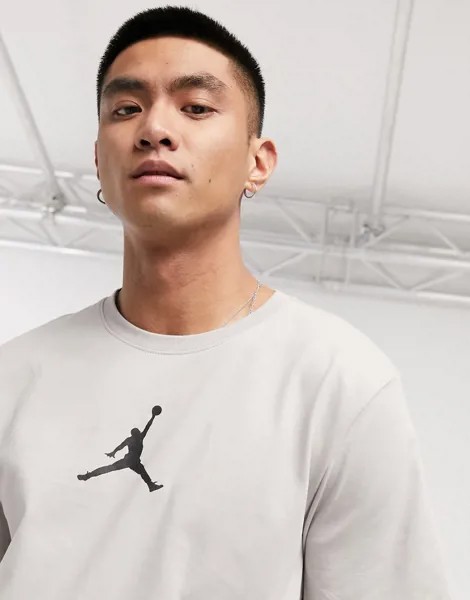 Бежевая футболка Nike Jordan Jumpman-Бежевый
