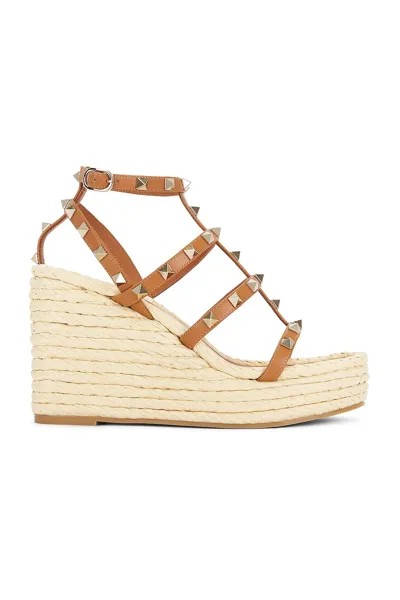 Эспадрильи на танкетке Rockstud Valentino Garavani, цвет Almond Beige & Naturale