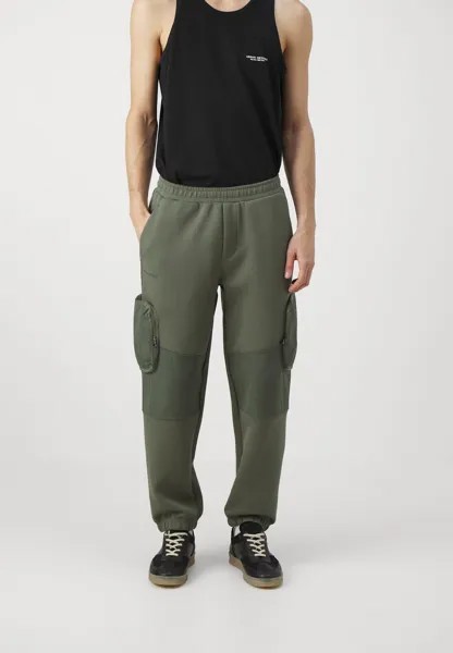 Тренировочные брюки EA7 Emporio Armani, зеленый