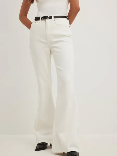 Расклешенные джинсы NA-KD, белый