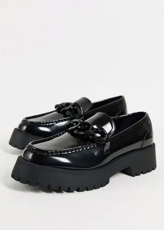 Черные лоферы из искусственной кожи на массивной подошве с крупной цепочкой ASOS DESIGN-Черный цвет