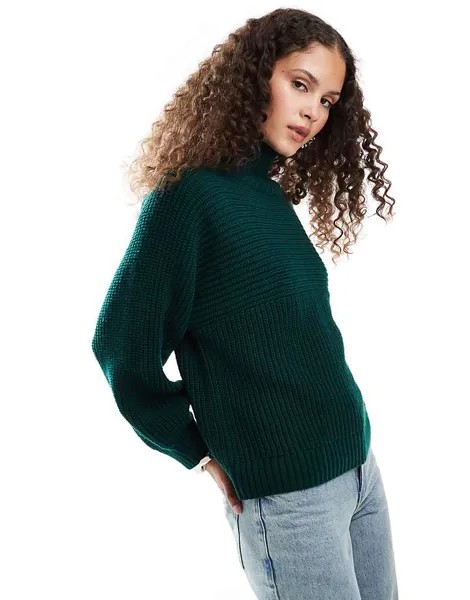 Monki – Libby – Зеленый вязаный свитер в рубчик с высоким воротником