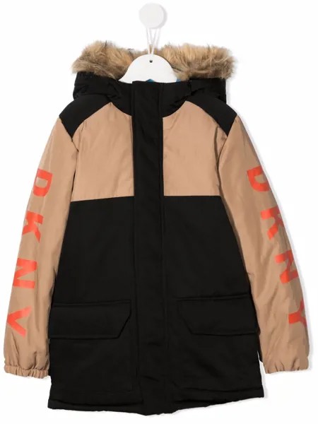 Dkny Kids парка с логотипом