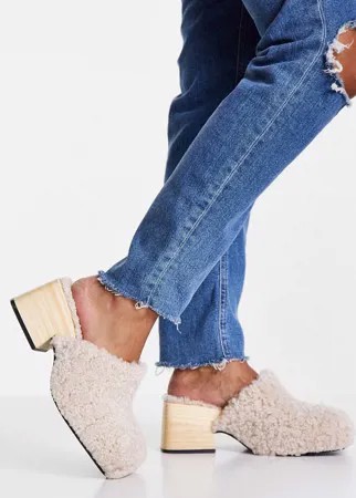 Кремовые клоги-мюли из искусственной овчины Topshop Raven-Белый