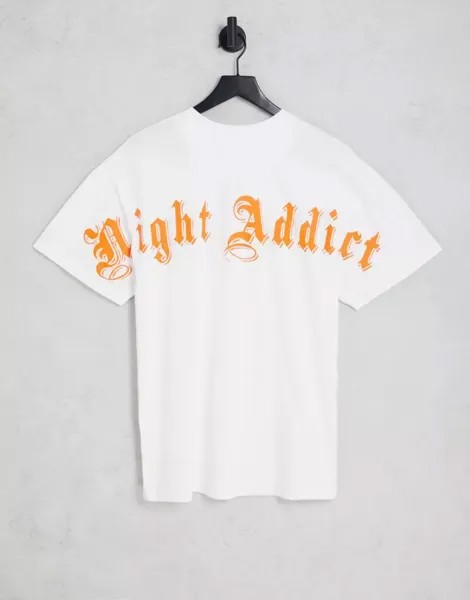 Белая футболка Night Addict с логотипом на спине