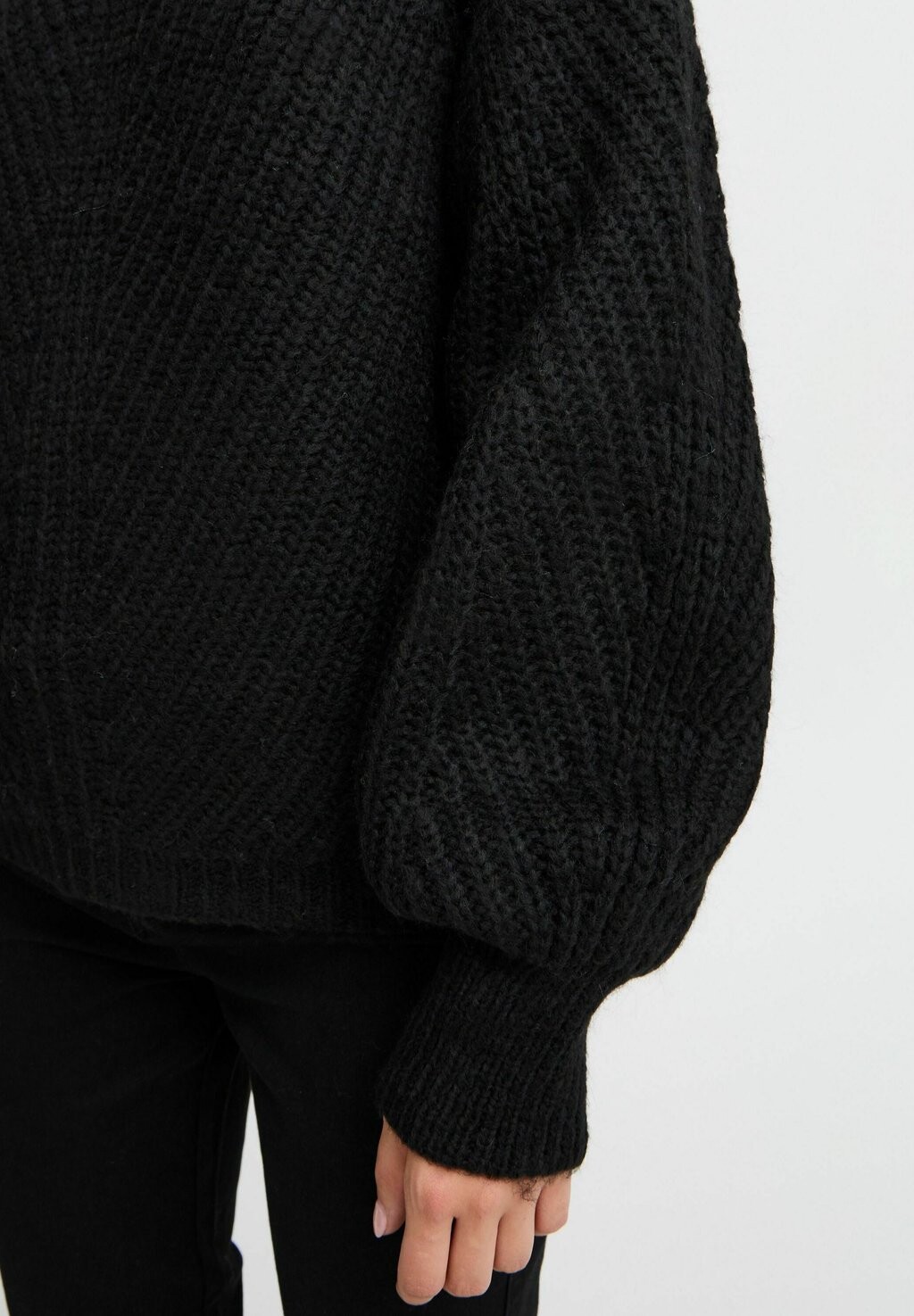 Джемпер OKSANA TURTLENECK b.young, черный