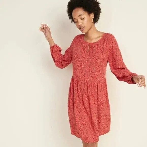 Свободное платье Old Navy Red с цветочным принтом, размер M