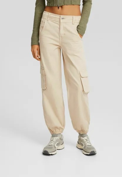 Брюки-карго Joggers Bershka, цвет sand