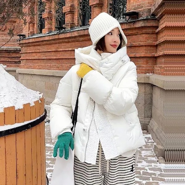 Женский короткий пуховик с капюшоном, винно-красный, белый, черный пуховик с воротником-стойкой, зимняя теплая парка на утином пуху, 2023