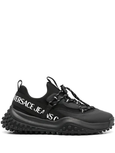 Versace Jeans Couture кеды с тисненым логотипом, черный
