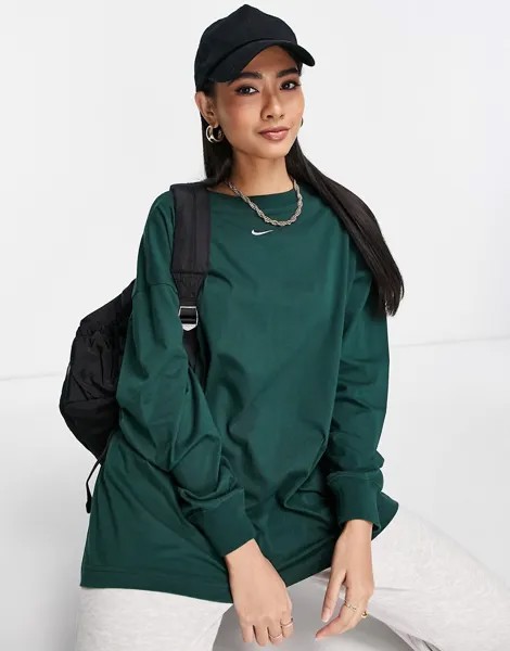 Зеленый лонгслив с маленьким логотипом Nike Essential-Зеленый цвет