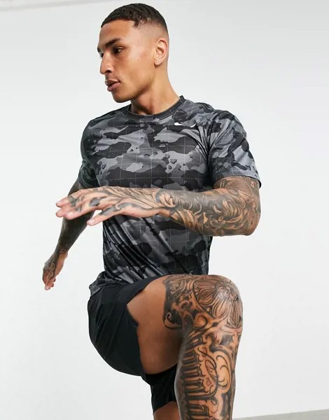 Черная футболка со сплошным камуфляжным принтом Nike Training Camo-Черный цвет