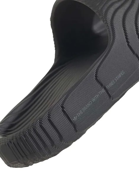 Черные шлепанцы adidas Originals Adilette 22