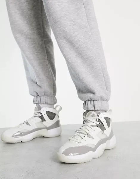 Кроссовки Jordan Jumpman Two Trey в серо-белых тонах