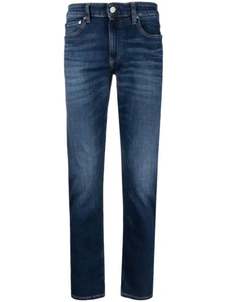 Calvin Klein Jeans зауженные джинсы с нашивкой-логотипом, синий