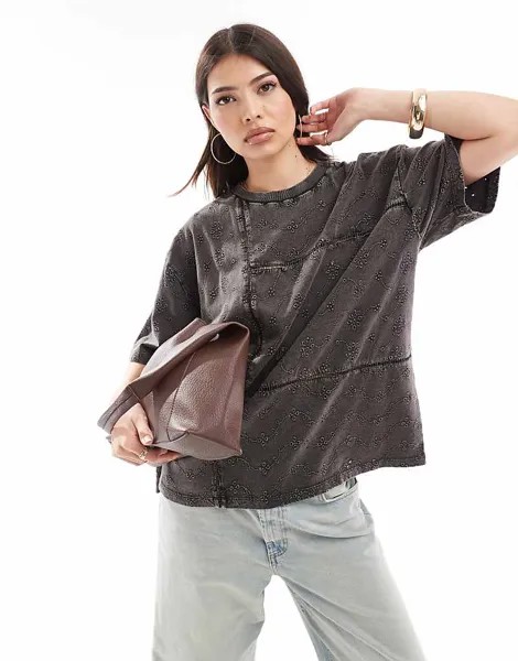 ASOS DESIGN – Футболка оверсайз цвета стираного антрацита с кружевным узором и узором в стиле пэчворк