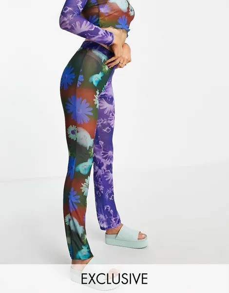 Разноцветные сетчатые расклешенные брюки с цветочным принтом COLLUSION