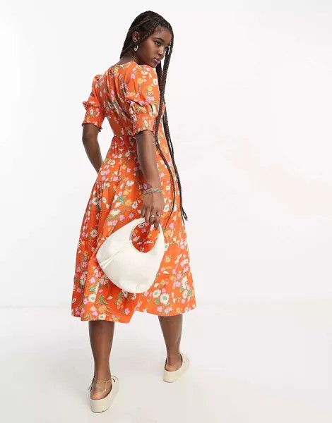 Многоярусное платье миди Influence с оранжевым цветочным принтом