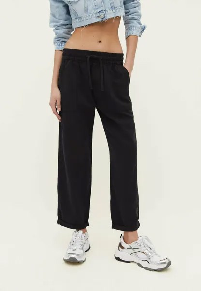 Спортивные брюки Stradivarius, черный