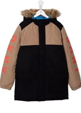 Dkny Kids парка с логотипом