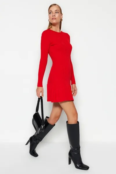 Платье-Свитер с рюшами и вырезом по краю Trendyol, красный