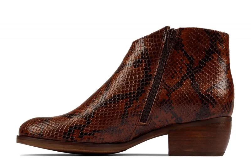 Женские полусапоги Clarks(Mila Myth 26151354), коричневые