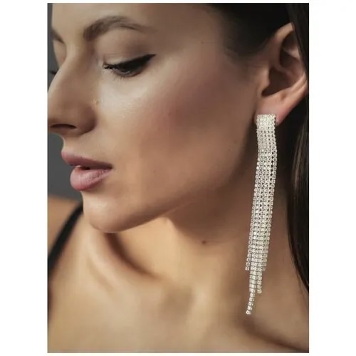 Серьги пусеты , кристалл, кристаллы Swarovski, серебряный