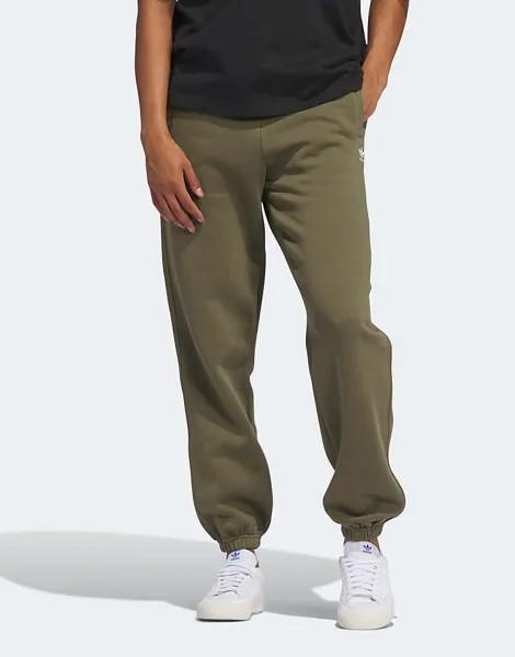 Спортивные брюки цвета хаки adidas Originals Essential
