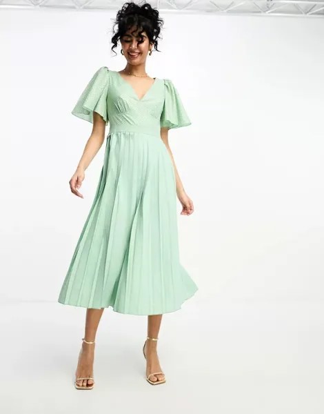 Платье миди Little Mistress шалфейно-зеленого цвета с глубоким вырезом и рукавами-крылышками