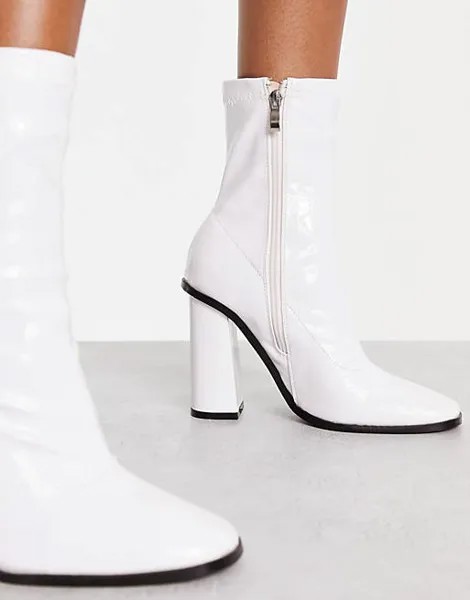Белые лакированные ботинки-носки на блочном каблуке Raid Wide Fit Saylor