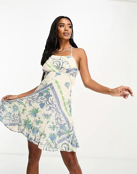 Мини-сарафан с бретельками и открытой спиной ASOS DESIGN Petite с принтом в виде банданы