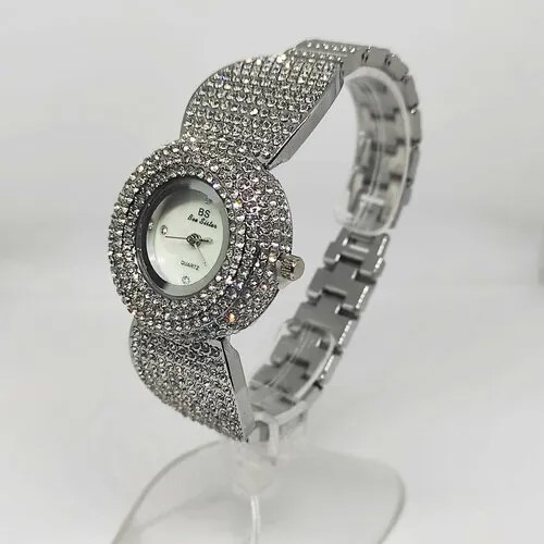 Наручные часы женские кварцевые., серебряный