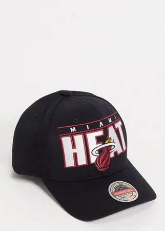 Черная кепка с линией вышивки красного цвета Mitchell & Ness NBA Miami Heat-Черный цвет