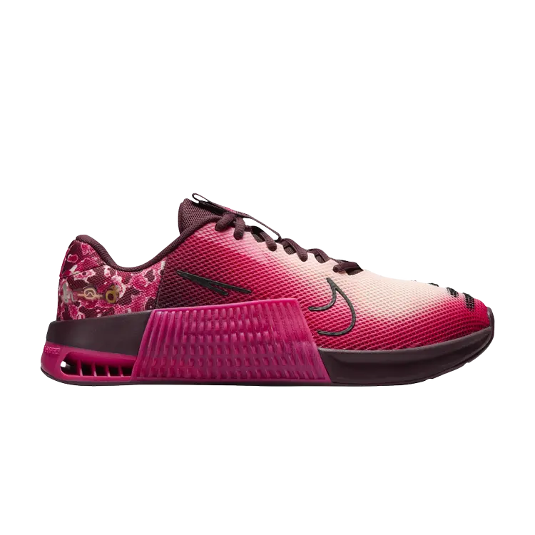 Кроссовки Wmns Metcon 9 AMP, цвет Burgundy Crush Beetroot