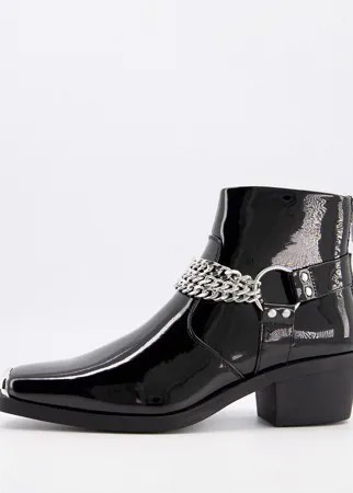 Черные лакированные ботинки челси в стиле вестерн на кубинском каблуке с серебристой цепочкой ASOS DESIGN-Черный цвет