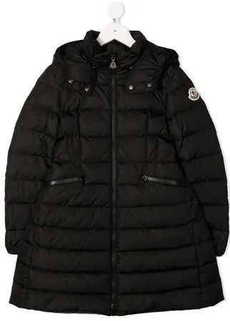 Moncler Enfant пуховик с нашивкой-логотипом и капюшоном