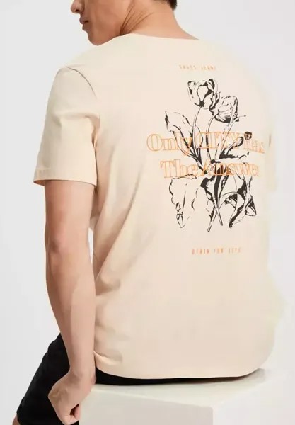 Принт на футболке Cross Jeans, камень