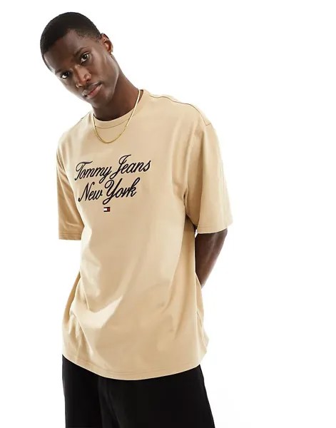 Tommy Jeans – New York – Футболка с надписью логотипа песочного цвета