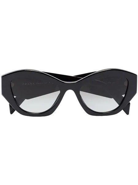 Prada Eyewear солнцезащитные очки в оправе 'кошачий глаз'