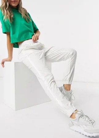 Белые спортивные штаны от костюма с логотипом Lacoste-Белый